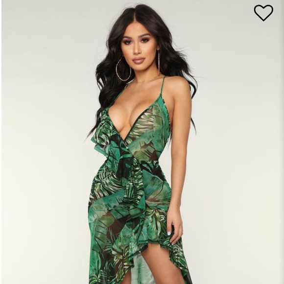 Fashion Nova Dresses & Skirts - Maxxi dress